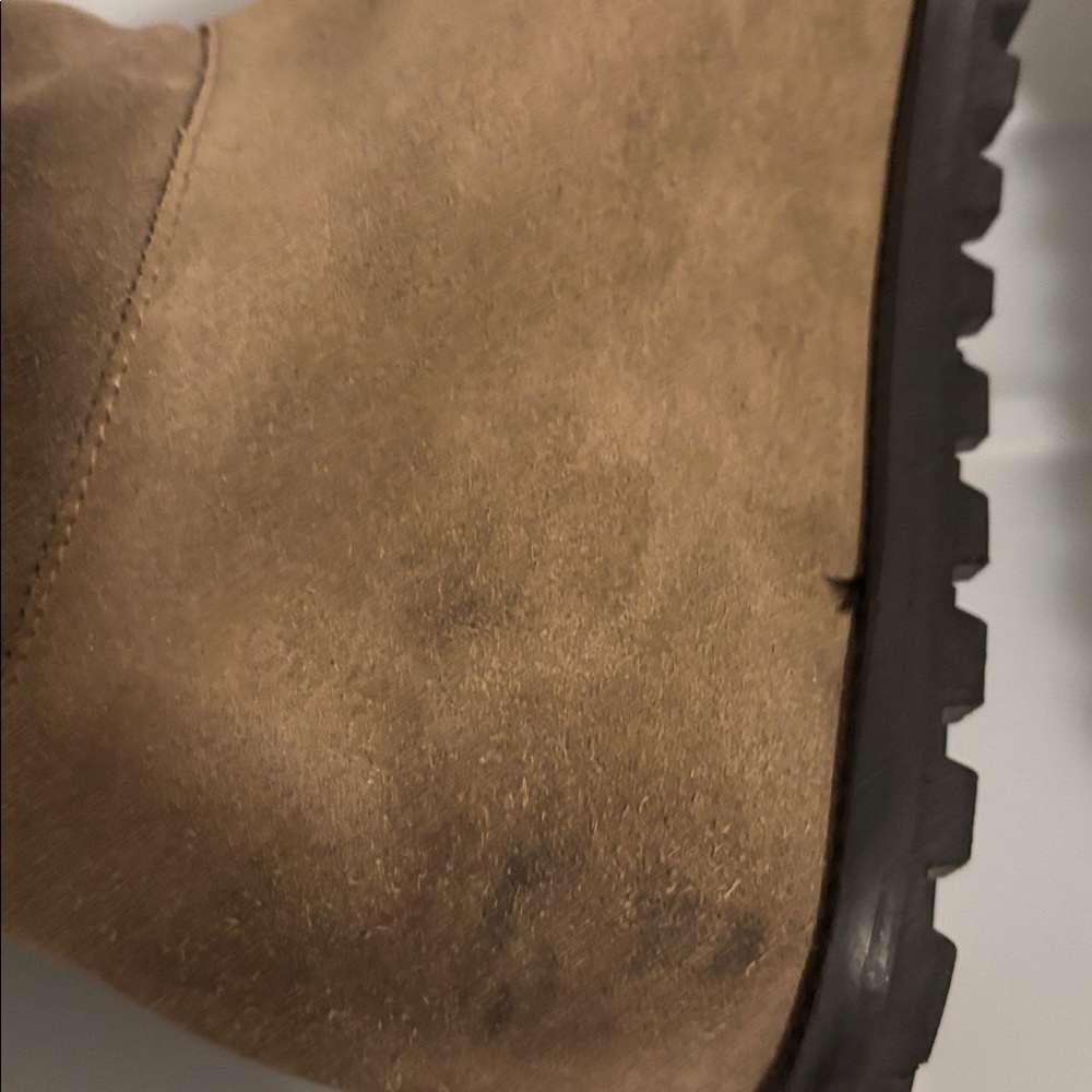 Stuart Weitzman Taupe Suede hidden wedge Tassel Boots SZ 8N w/faux fur lining - Picture 7 of 11